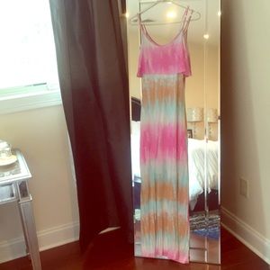 Lulu’s long maxi dress size small
